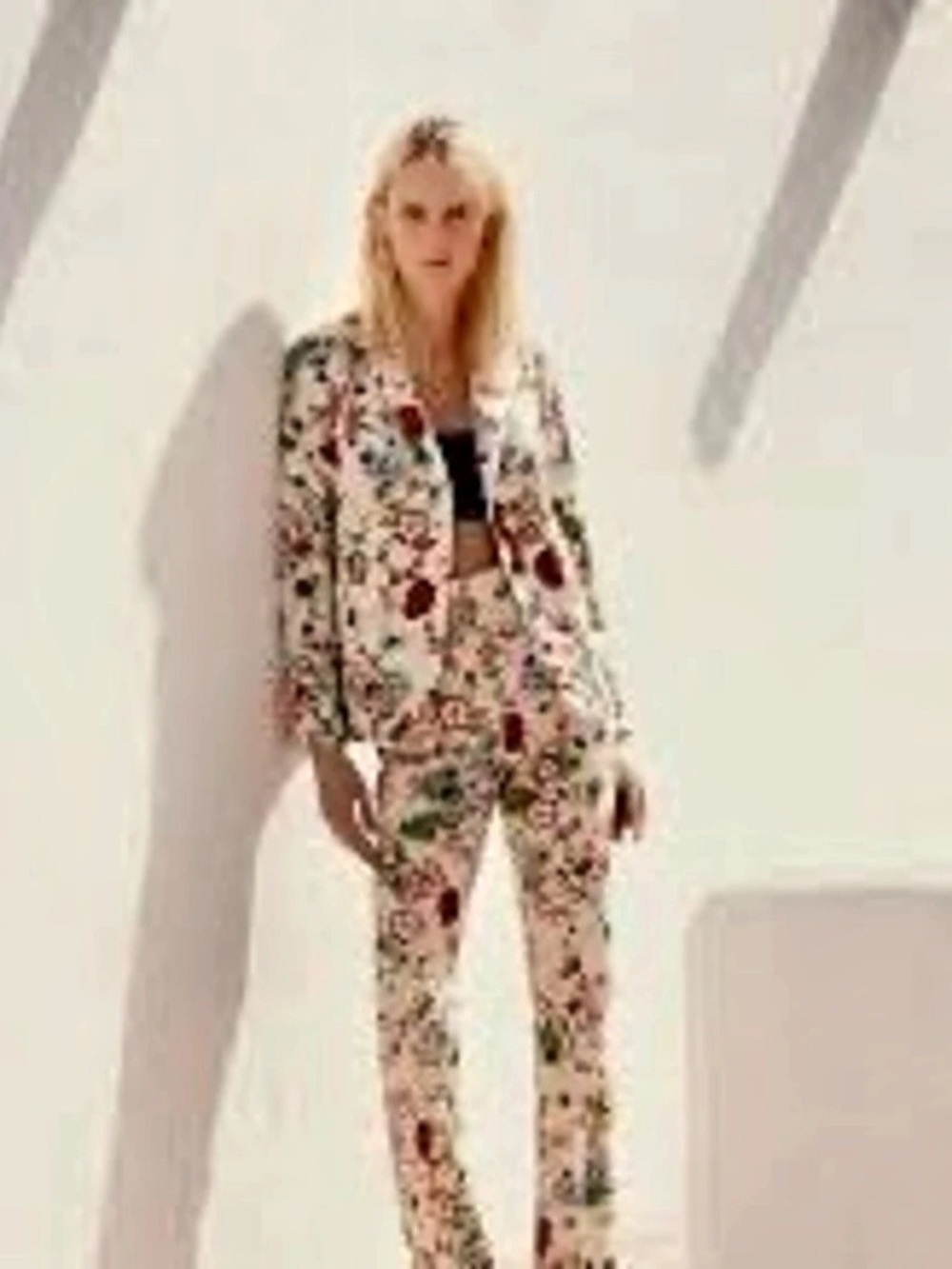 Zara Woman Floral Print Blazer Floral Pantsuit White & Multicolor Medium